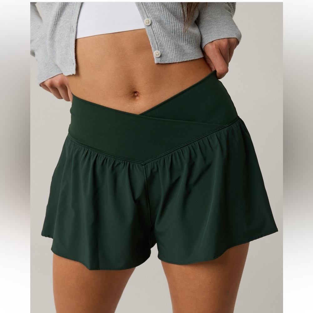 Aerie crossover flowy short medium